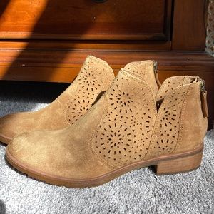 Sofft Booties size 9